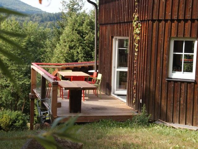 8 eckiges Haus mit Blick in Waldrandlage von BRK provisiosfrei
