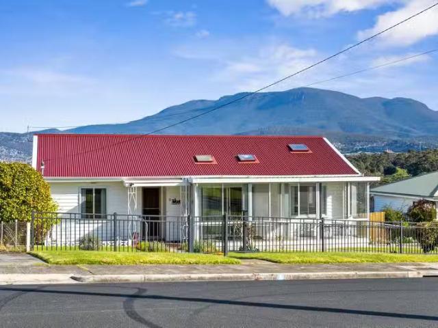 8 Edgeworth Street, WARRANE, TAS 7018 House for Rent