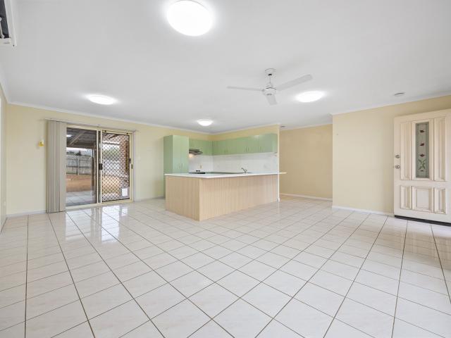 8 Ellington Street New Auckland, QLD 4680