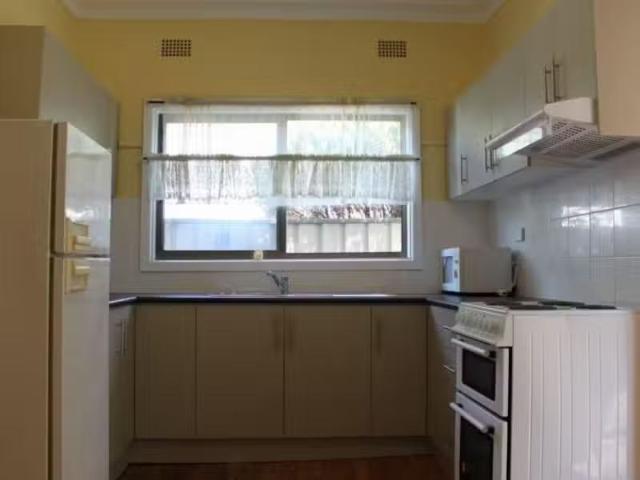 8 England Street, Gwynneville House for rent Listed by Proper.