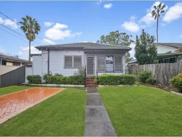 8 Endeavour Road, Georges Hall House for rent Listed by Chris.