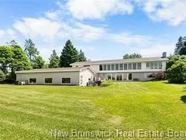 8 Fairway Blvd, Riverview, NB, E1B 1S8 house for sale Listi.