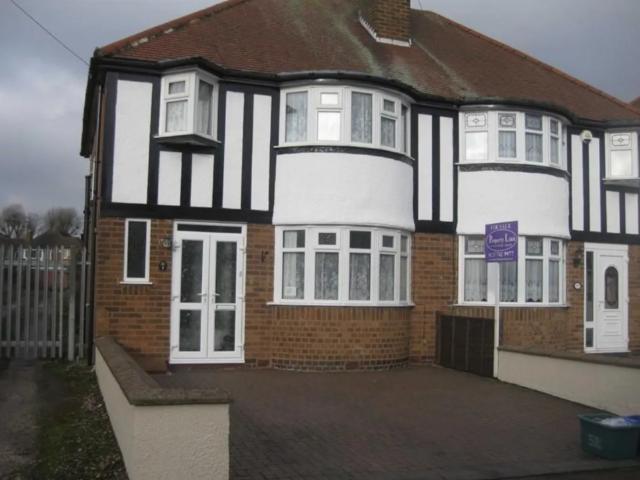 8 Farnol Road, Yardley, B26 2AF 3 bed semi detached house to rent £1,350 pcm £312 pw