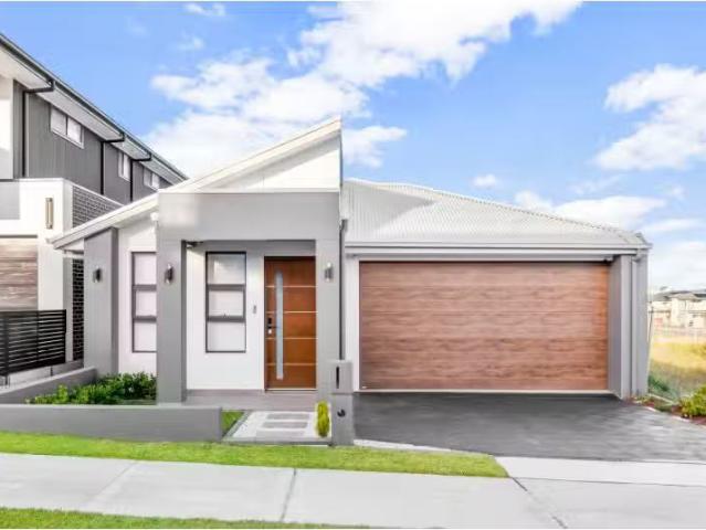 8 Flyingfox Circuit, Oakville House for rent Listed by Ratna.