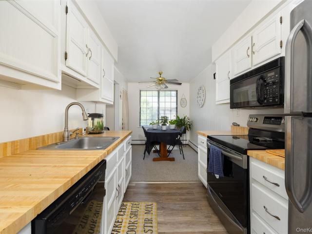 8 Foxwood Drive 8