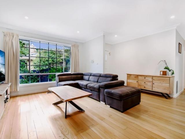 8 Frank Street, Vermont, Melbourne