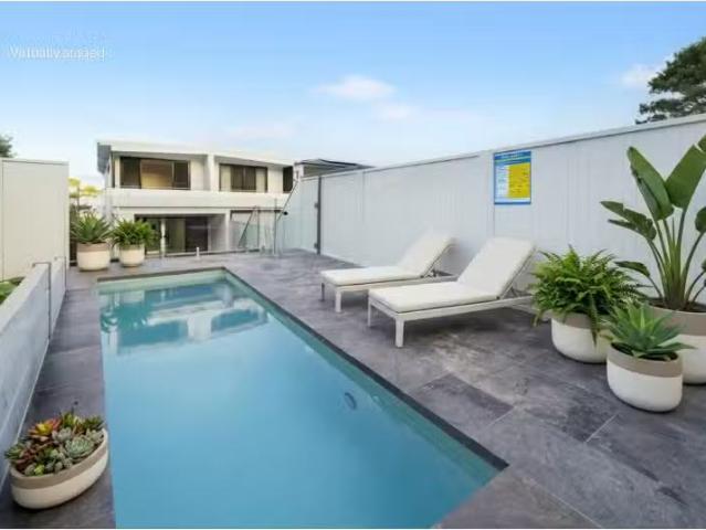 8 French Street, Maroubra Townhouse for rent Listed by Jeanet.