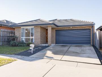 8 Gudamang Street, Ngunnawal ACT 2913, Australia