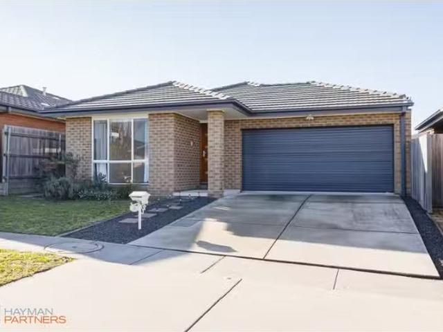 8 Gudamang Street, Ngunnawal House for rent Listed by Jess Pu.