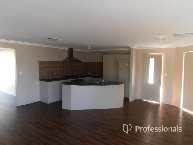 8 Gale CourtAustralind WA 6233, Australia