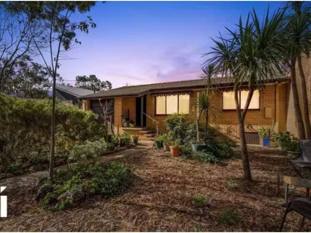 8 Giltinan Place, Holt House for rent Listed by Antoni Franck.