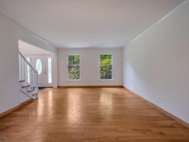 8 Glen Eagles Rd