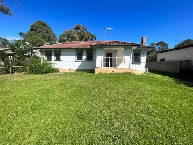 8 Glenelg Road, Armidale House for rent Listed by Property Ma.