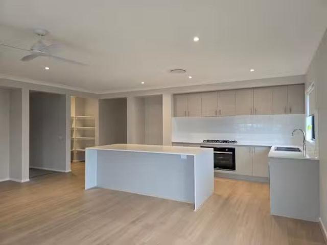 8 Goodwood Drive, WONDUNNA, QLD 4655 House for Rent