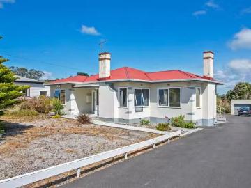 House to rent in Brickmakers Beach - Parking