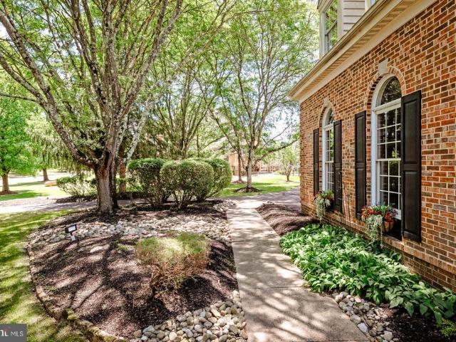 8 Golfview Drive