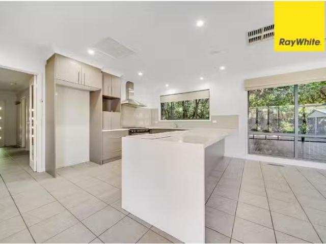 8 Grevillea Street, O'CONNOR House for rent Listed by Hayley.