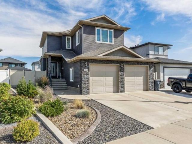 8 Hamptons Crescent Se, Medicine Hat, AB, T1B 0N7 house for sale | Listing ID A2348 | Royal LePage
