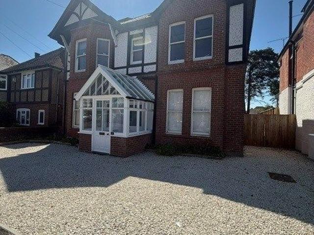 8 Herbert Road BH4, 1 bed flat to rent, £1,100 pcm | PrimeLocation