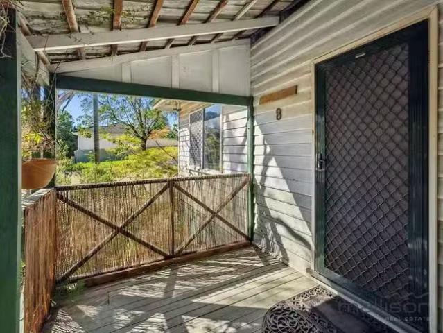 8 Hewison Road, Medina, WA 6167
