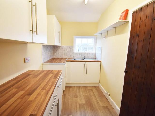 8 High Street, Leominster 2 bed flat to rent £550 pcm £127 pw