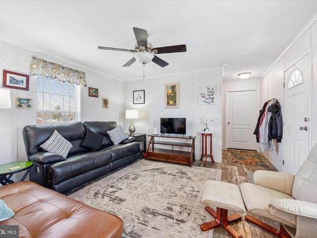 8 Hilltop Drive
