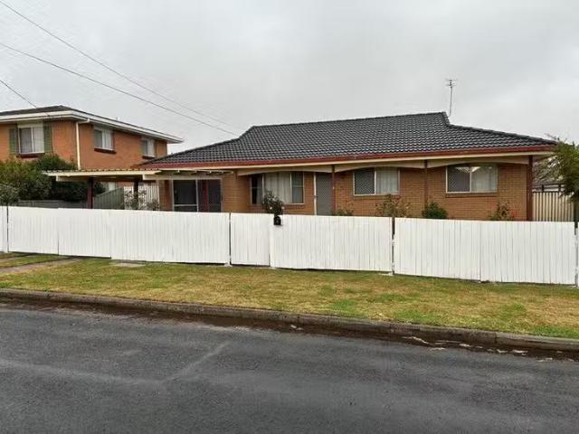 8 Hinton Street, Wilsonton, QLD 4350