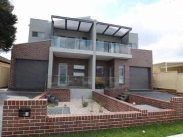 8 Holdsworth St, Merrylands