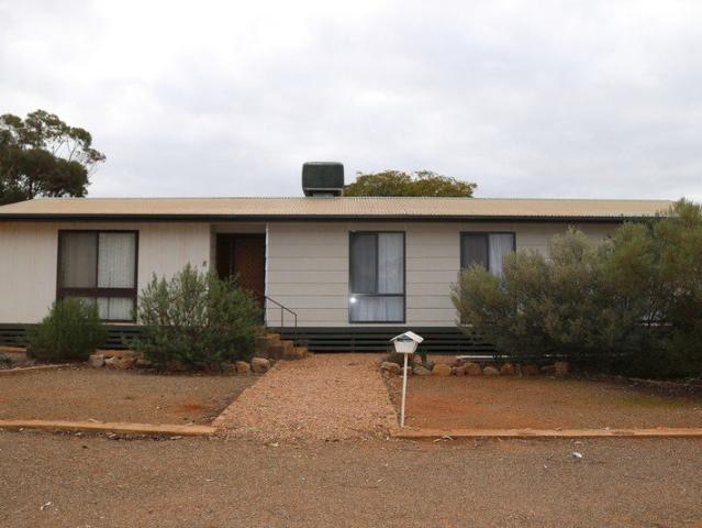8 Jervois Street, Quorn SA 5433