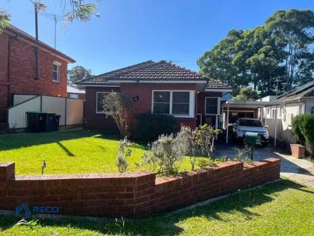 8 Jones Avenue, Kingsgrove House for rent Listed by Iwan Guna.