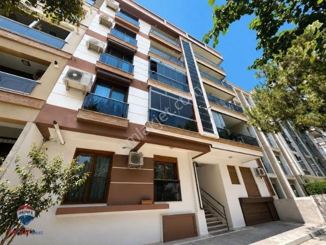 8 Karşıyaka Şemıklerde Park Cephelı Satılık 2+1 Daıre