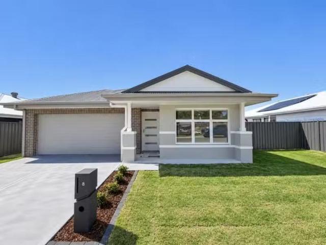 8 Karinyup Circuit, Heddon Greta House for rent Listed by Pro.
