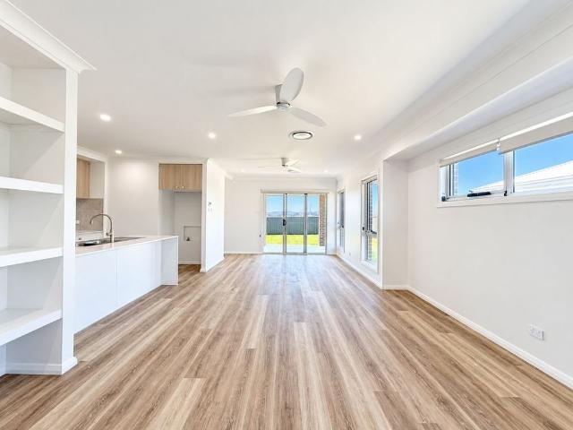 8 Karinyup Circuit, Heddon Greta