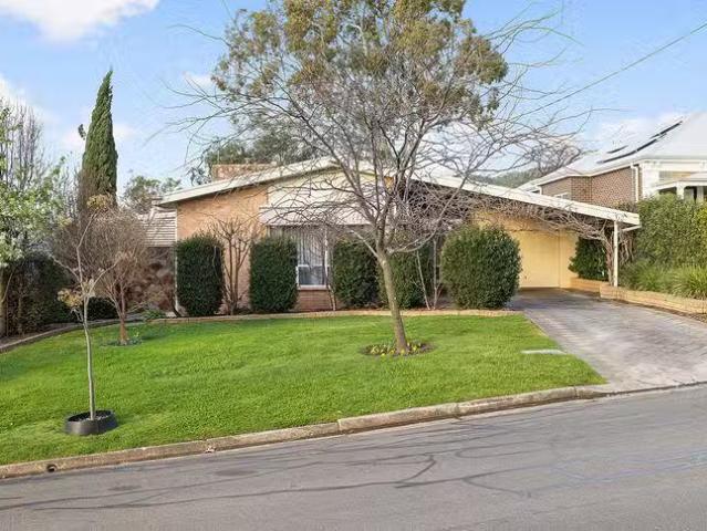 8 Katoomba Road, Beaumont, SA 5066