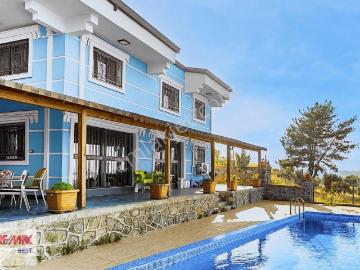 8 Kemalpaşa Yukarıkızılcada 750 M2 Bahçeli 250 M2 Satılık Villa