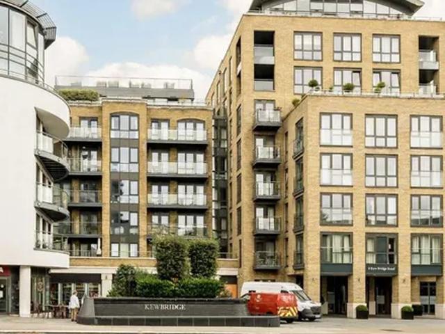 8 Kew Bridge Road, Strand on the Green, London, TW8 0EG, United Kingdom | 3 bed apartment for rent #140655957 | Rentberry