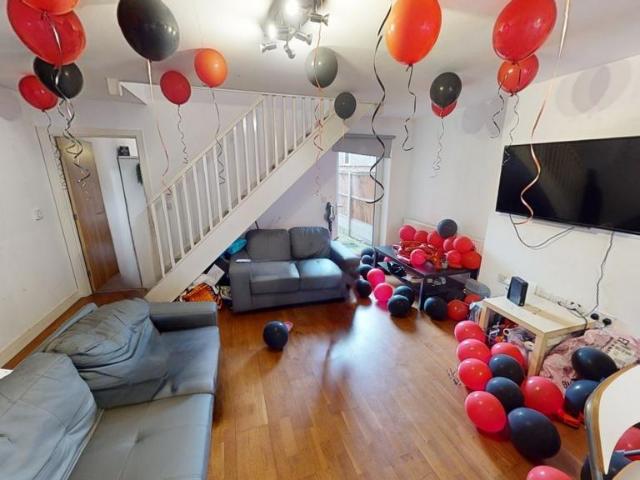 8 Kilbourn Street, Nottingham, Ng3 1bs 4 bed terraced house to rent £2,808 pcm £648 pw