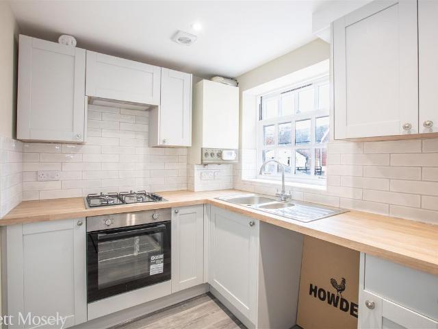 8 Kinnings Row, Tonbridge TN9, 2 bed flat to rent, £1,450 pcm | PrimeLocation