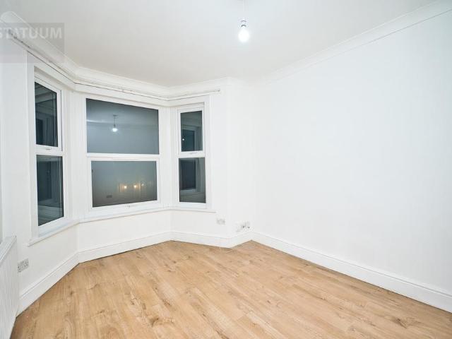 8 Kingswood Road, London, IG3 8UE, United Kingdom | 3 bed apartment for rent #140397294 | Rentberry