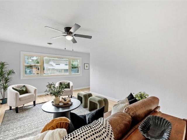 8 Lakewood DR