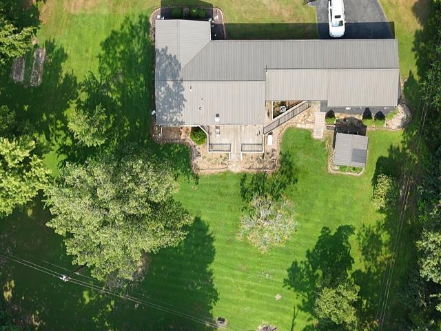8 Lakedale Drive