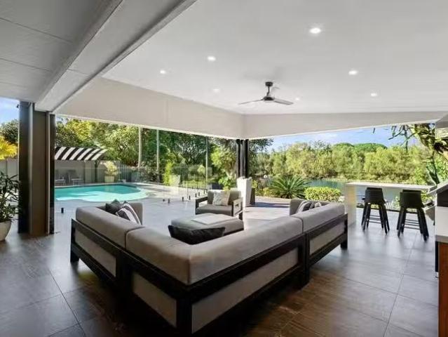 8 Lancelin Drive, Mermaid Waters, QLD 4218