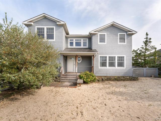 8 Landsend Lane