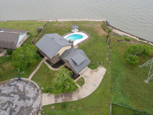 8 Las Brisas Pl, Port Lavaca, TX 77979 | MLS #604047