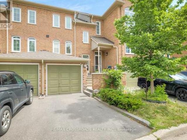 8 Larissa Court, Vaughan, ON, L6A 2K8 townhouse for sale | Listing ID N13508 | Royal LePage