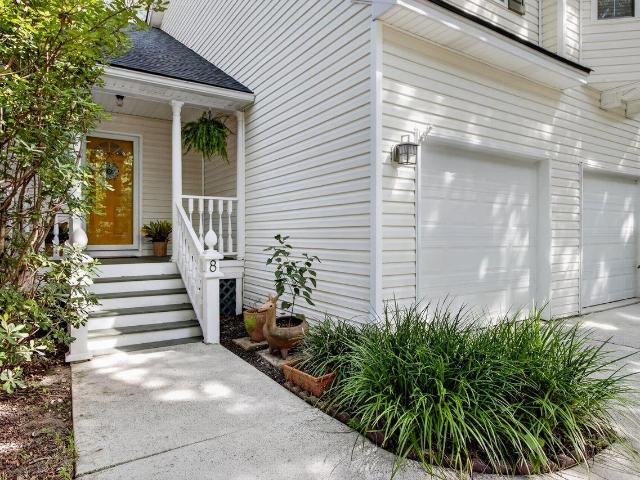 8 Latham Circle