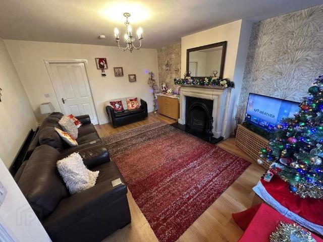 8 Laurel Mews, Dromore, BT25 1FT