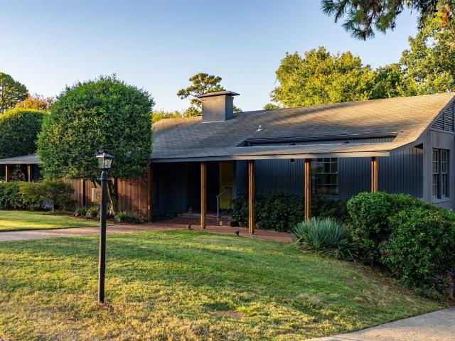 8 Lenon Drive
