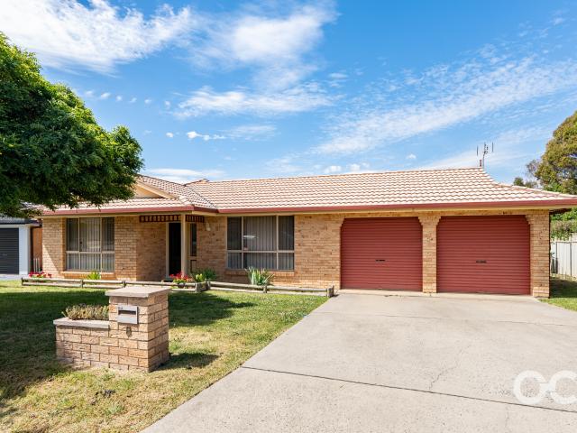 8 Lister Dr, Orange NSW 2800 House For Rent | Domain