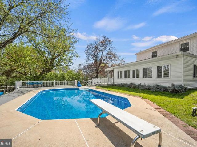 8 Locust Drive